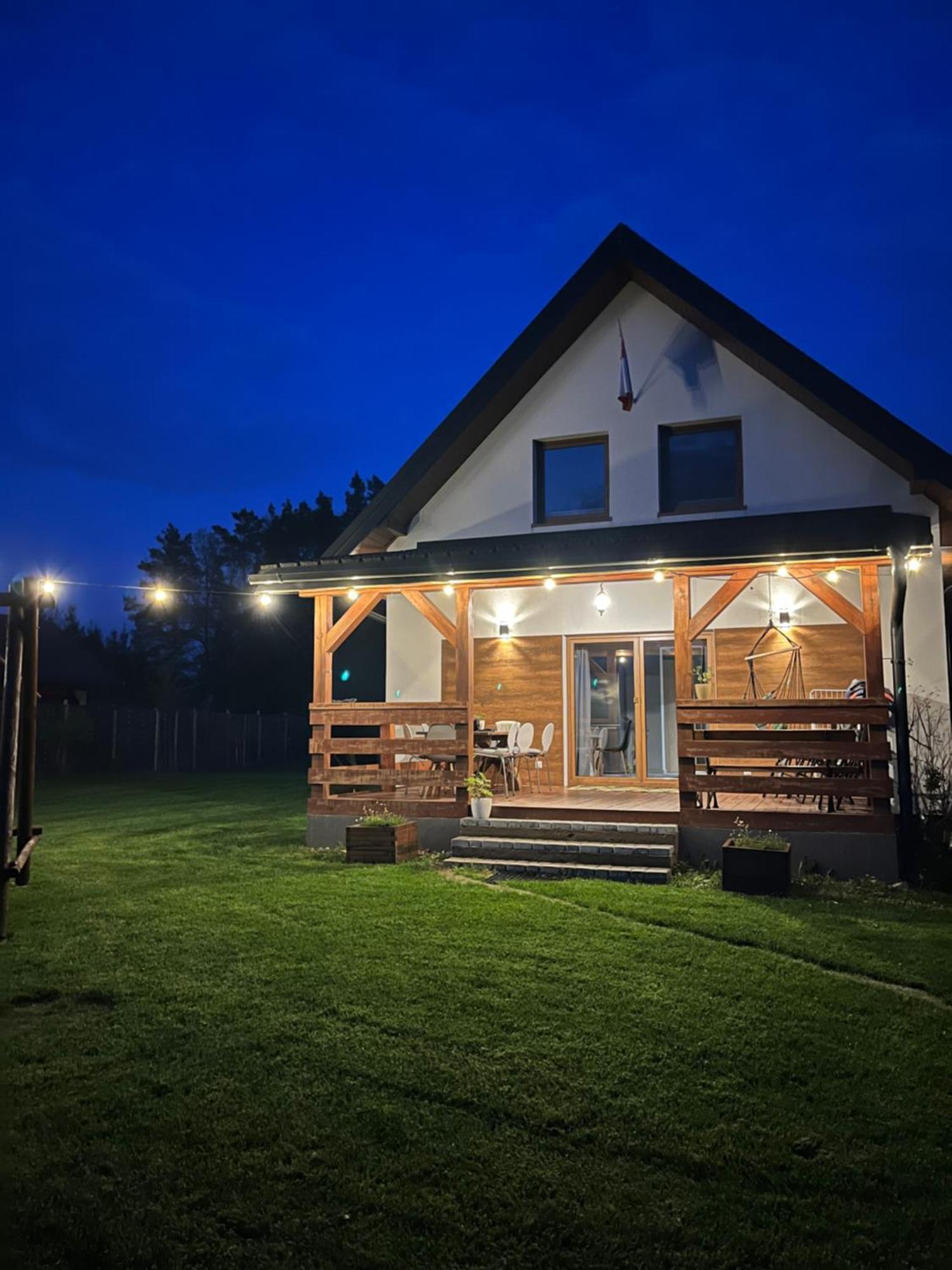 Domek Z Kominkiem Nad Jeziorem Z Jacuzzi Ogrodowym Sumowo  Exterior photo